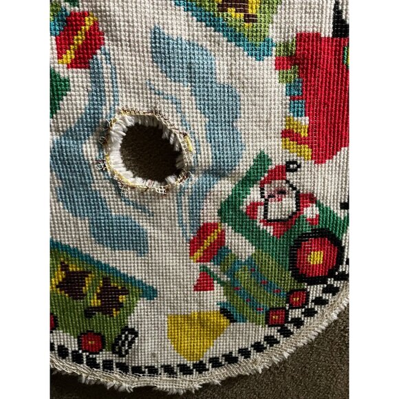 Vintage 1980's Handmade Hooked Christmas Tree Rug In A Choo Choo Train Pattern - Picture 9 of 9